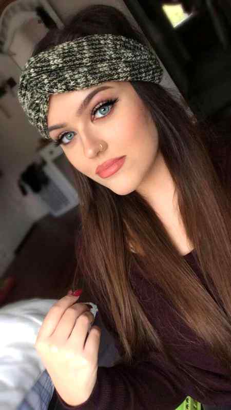 سانسوں میں تیری نزریکیوں کا عطر گھول دے... ❤️ ❤️ ❤️ 
میں ہی کیوں عشق ظاہر کروں تو بھی کچھ بول دے... ❤️ ❤️ ❤️