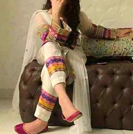 جے تو سر پھرا اے تے کاکا فاصلہ رکھ🙆♀️🙆♀️
کیونکہ....🥀
اسی سر نی بندا ہی پھیر دیندے آہ😌😌
Anu malik😇