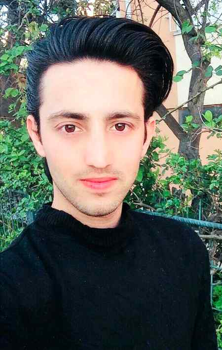 Us waqat Kitna major ho jata ha na insan ..jab dhoka daina wala uska apna hi yrr ho ..irfan