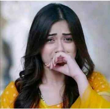 پتا ہے جب دل دکھتا ہے نا
چہرے کی رنگت خود ہی بدل جاتی ہے
آنسوؤں کو جتنا مرضی حلق میں اتارنے کی کوشش کرو، مگر آنکھیں نم ہو ہی جاتی ہیں، ہنسنے کی جتنی مرضی کوشش کر لو دل میں جو دردر ہوتا ہےاس سے تکلیف تو بیان نہیں ہوتی💔
Anum malik😇