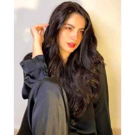 آئینے کو بھی حیرت میں ڈال دیتا ہے🤷♂️
کسی کسی کو خدا یہ کمال دیتا ہے👈❤