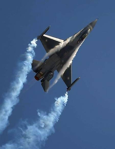 F-16  Fighting Falcon Our Parade Ground