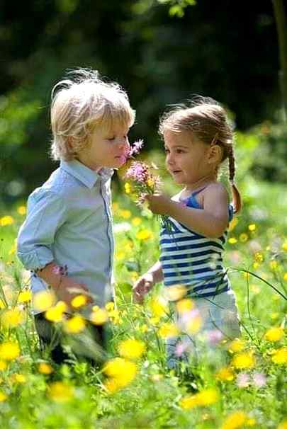 Piyar ik ehsaas he isey mehsoos krna prta he ... ye koi shoor ni jo sunai dega 🤗😚