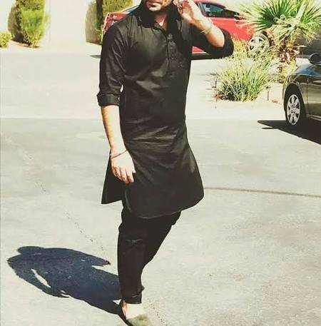 Jisk jany see jan jati thi
Humne usk jana bh dekha hai
