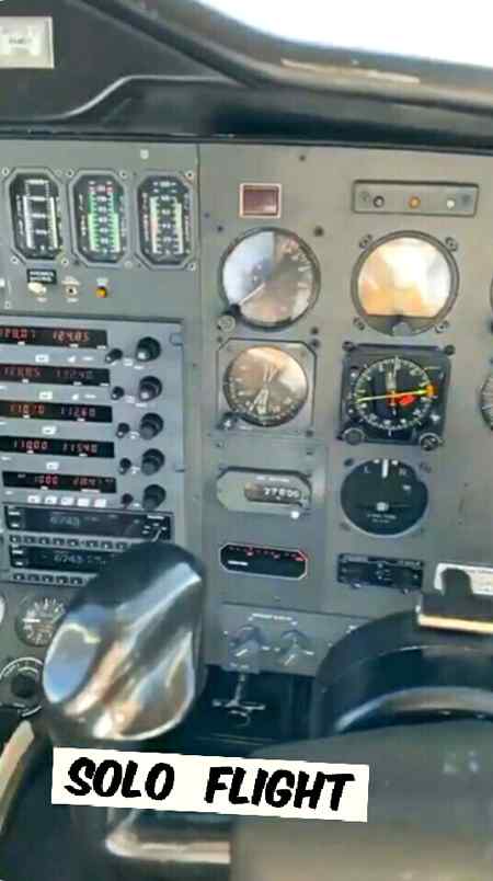 کبهى کبهى دل کرتا هے.  تمہیں دور آسمانوں میں لے جاؤں اور 20,000  کى بلندى سے دهکا دے دوں.