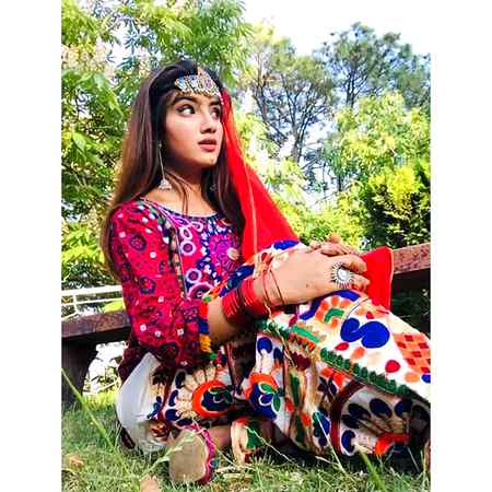 میں فطرتا😋 احساس لڑکی💁 ہوں
 میں اپنے دشمنوں💥 کو بھی 😏کچھ نہیں کہتی 😜🔥