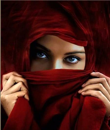 الفاظ ہرگز کھیلنے کے لیے نہیـں ہوتے  الفاظ بہت مقدس ہوتے ہیــــں  جو یہ شعور رکھتے ہیــــں  وہ اپنے لفظوں کی حرمت کے لیے قربان بھی ہو جاتے ہیں