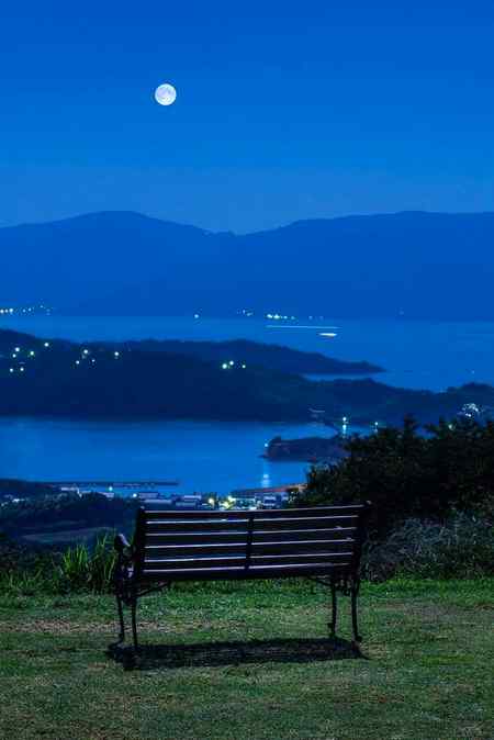 | ALONE | the moon is alone ,the bench is alone ....come alone  and enjoy the beauty of moonlight ..