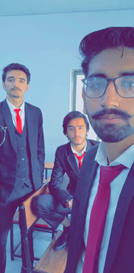 تجھ سے بچھڑے ہیں تو پھر حسن اتفاق تو دیکھ
__
شہر میں ہر سو جدائی کی وبا پھیل گئ _!!
⚖️Lawyers⚖️