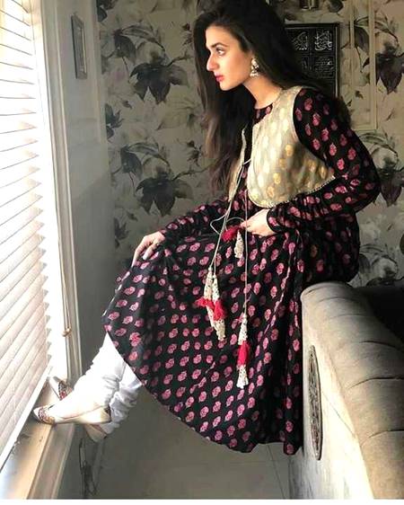 Looking outside hira mani 🔥 like 🔥