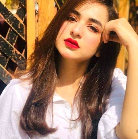Yumna zaidi...