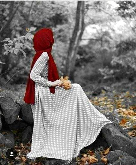 سزا یہ دی کہ آنکھوں سے چھین لی نیندیں
قصور یہ تھا کہ جینے کے خواب دیکھے تھے