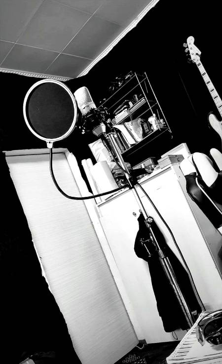 Music Records, KHI