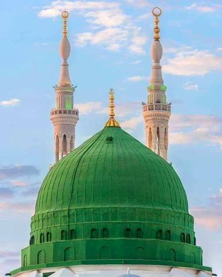 جب گنبد خضرا پہ وہ پہلی نظر گئی
آنکھوں کے راستے میرے دل میں اتر گئی ۔
صلی اللہ علیہ وآلہ وسلم 💖
