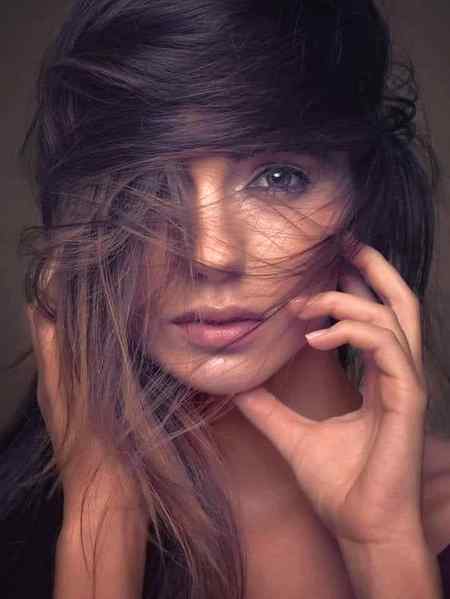 میرے جو بال بکھرنے نہیں دیتا تھا کبھی
مجھے اس حال میں دیکھے گا تو مرجائے گا...🔥