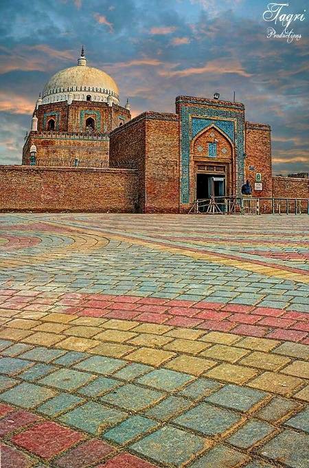 Hazrat Bhahuddin zakariya shrine Multan pakistan