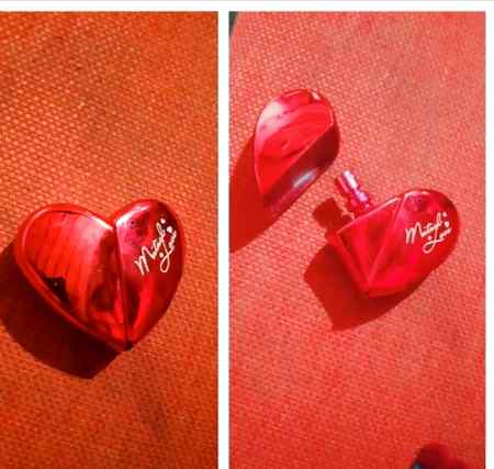 Ahann Zara meno dasna yeh perfume kis kis NY use Kiya hua ?? 💓😊🤗🙈💓