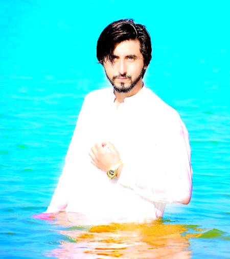 ڈوبا ہوا ہوں زہر میں۔۔۔۔پر پی نہیں رہا۔۔۔
CHAAND💔
میں زندگی کو سہہ رہا ہوں پر جی نہیں رہا🔥