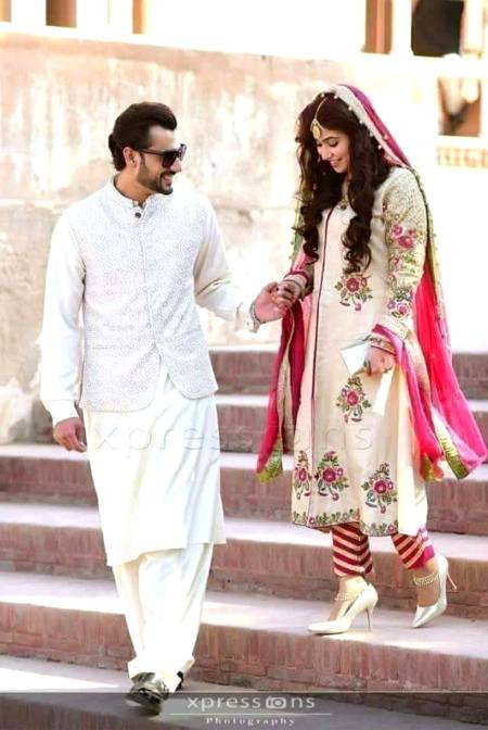 میں لب ہوں، میری بات ہو تم 🙈
میں تب ہوں ، جب میرے ساتھ ہو تم،❤"