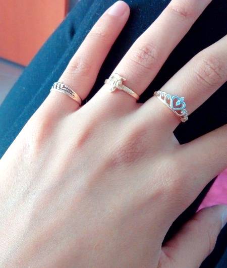 کسی کو اتنا مت چاہو کہ بھلا نہ سکو* *زندگی، انسان اور محبت تینوں بے وفا ہیں*