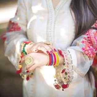 Choriya to bohat ha Mara pass par Jo tum laa k do GA Wo Kamal Ki lagan GI Mara hat ma