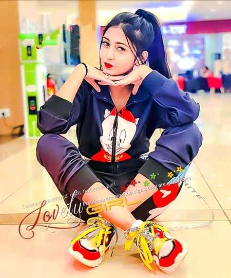 جو دیکھتی ہوں وہی کہنے کی عادی ہوں😛⁦✌️میں اس دور کی سب سے بڑی فسادی ہوں⁦☺️⁩🤐😏