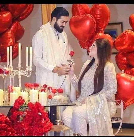 تیری مسکراہٹ سے سدھر جاتی ہے طبیعت میری💞
بتاؤ نہ تم عشق کرتے ہو یا علاج______💞