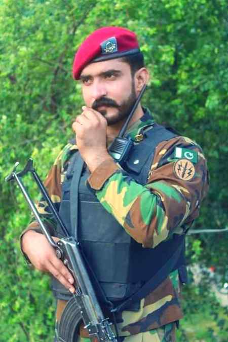 میری بھی جوانی کچھ اس طرع سے گزرے
لہو میرا بھی پاک دھرتی پہ بکھرے ,,,,,___/***❤❤❤