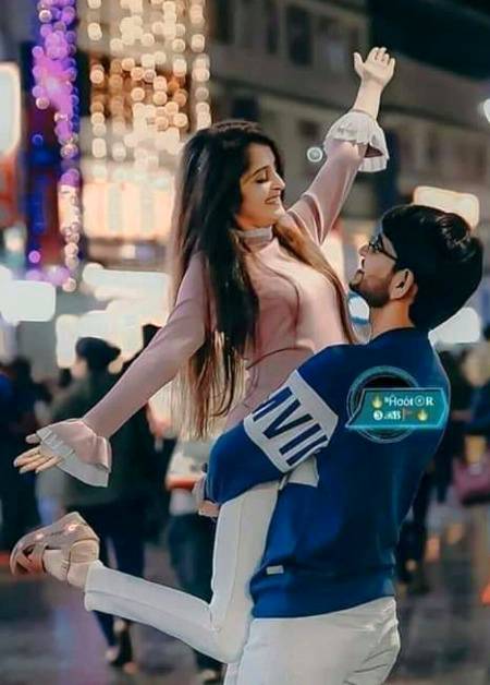 تمہیں یاد کرنا بھی ایک احساس ہے
ایسا لگتا ہے جیسے تو ہر پل میرے ساتھ ہے۔ 😍 👫