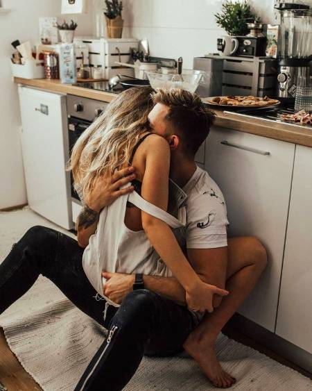 ہم اپنے آپ میں گم تھے
لیکن حیرت کی بات ھے 
وہاں بھی تم تھے❤️
- H∆mzıı.. 🤹♂️�