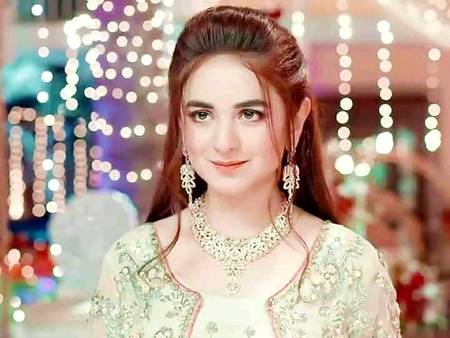 Yumna zaidi...