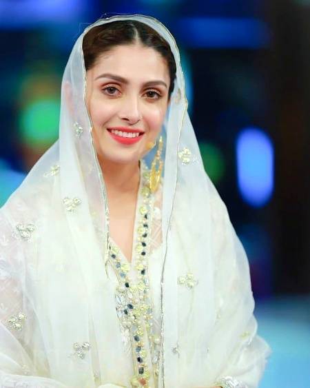 Beautiful Ayeza khan