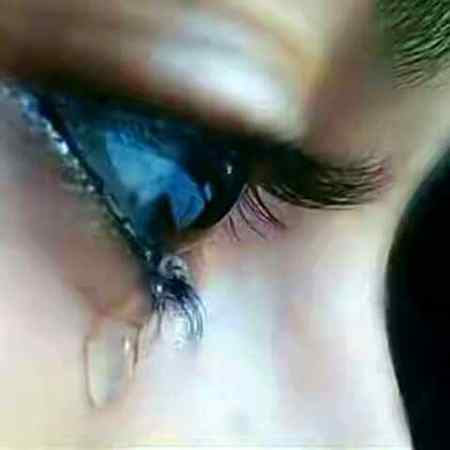 لگتا ھے تعلق نہیں توڑا ابھی دل نے
 یہ آنکھ تیرے نام سے بھر آتی ھی۔۔!💔