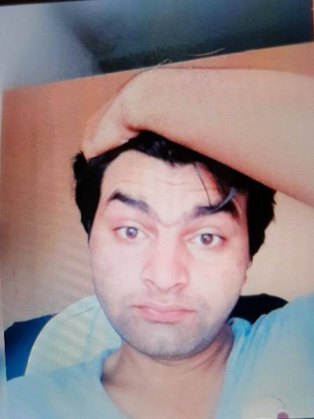 میری آنکھیں نہیں ہے یہ گھر ہے تمہارا

اِک تیرے سوا کوئی ان آنکھوں کو جچتا ہی نہیں ہے