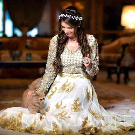خوشیاں تقدیر میں ___ ہونی چاہئیے💕
💕تصویر میں تو ہر کوئی خوش___ نظر آتا ہے💖
Anu malik👌😇