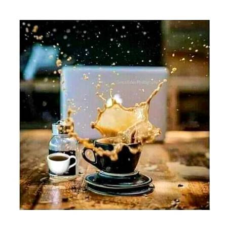 "- کافی سے تو سب ہی فلرٹ کرتے ہیں
کبھی عشق کرنا تو چاۓ والوں سے کرنا -" 😍😋💖