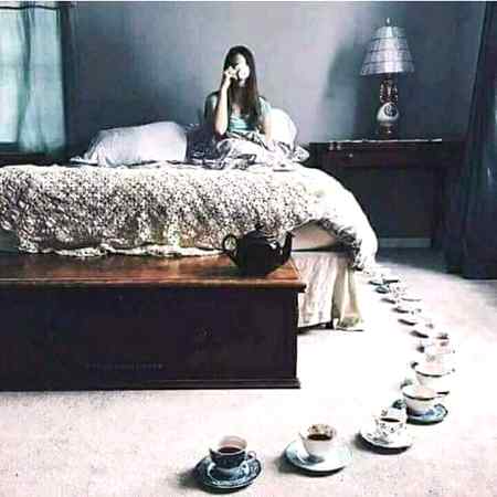 ہم بڑے شوخ ہیں، منہ زور ہیں، گستاخ بھی ہیں
ہماری چائے کو دیکھا بھی تو ہم منہ توڑ دیں گے..