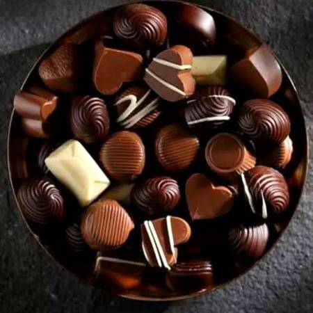 سما موٹی چاکلیٹ کھا موٹی ہو جا😍