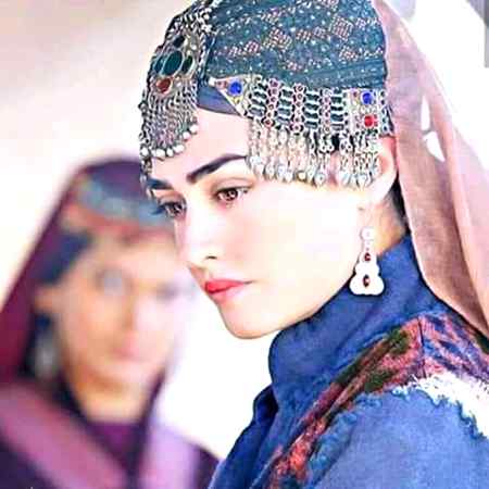 Logon ki nfrat ko itna ignor kren k....inhen apny zinda hony pr shak hony lgy. ..