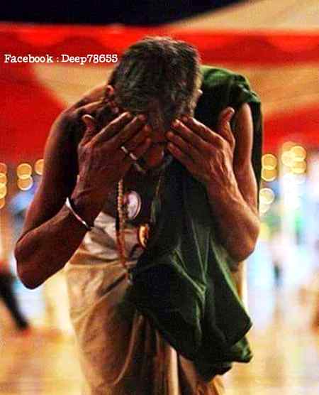 جانتا ہوں اپنی پھٹی پوشاک ہے عدم
آپ کو مگر ہم سا گدا بھی نہ ملے گا...😢