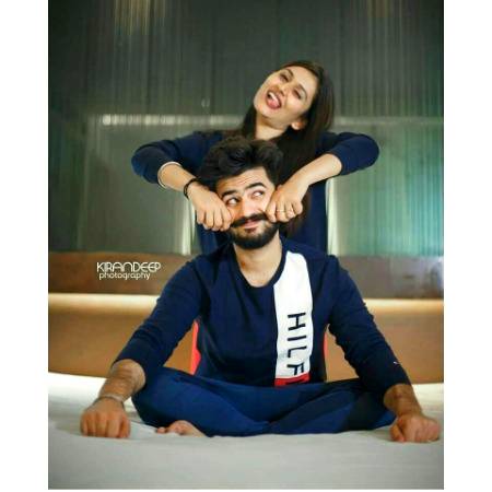 ذرا جلنے والوں کو🔥 خبر کردو 😍
تنہائی کا شہزادہ لوٹ آیا ہے محفل میں 🤔