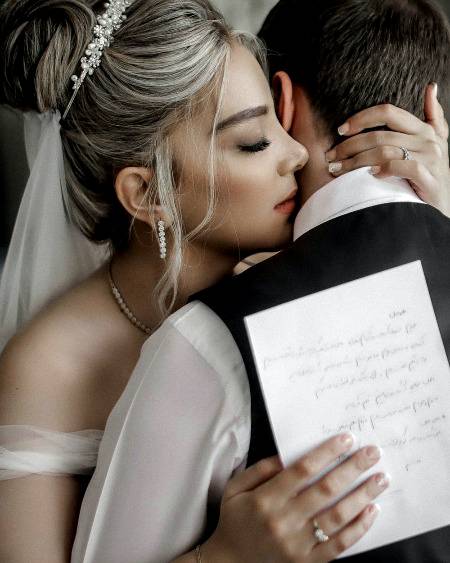 ❤💋📔Zindgi me 2 Chize ke piche mat fago,, 1 ladki or Dusri Bus yeh 2 chize Aati Jati Rahti hai..📔💋Ä❤