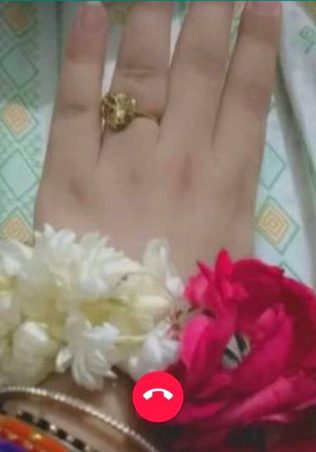 اُس نے مانگے تھے، ایـک دن گـجرے
میرا اُس دن بھی جیب خالی تھا