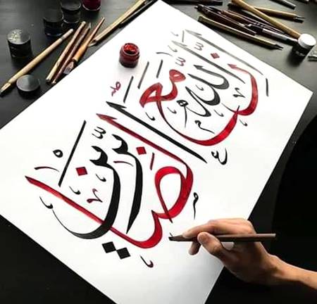 بظاہر خوش دیکھائی دینے والے 
اپکو حوصلہ دینے والےاگر اپ انکو کُریدنے بیٹھیں گے تو وہ اپ سے اپنا دامن چھڑائیں گے. کلام کا رُخ بدلیں گے.اگر اپ نے پھر بھی بالجبر ان سے باتیں اگلوا لیں تو ہمیشہ اپنے سے گہرے اور بڑے گہناونے زخم پائیں گے