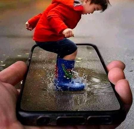 نم ہیں پلکیں تری اے موجِ ہَوا، رات کے ساتھ💕
کیا تجھے بھی کوئی یاد آتا ہے برسات کے ساتھ💕
