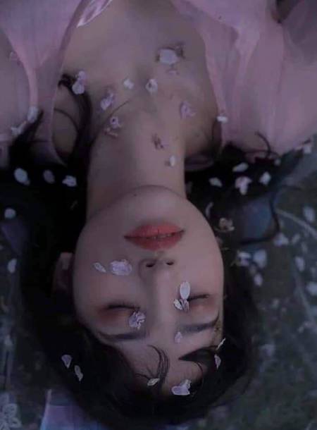 *ہائے*⁦!!

*ہم نشیں تو بھی کسی روز وہاں ہو گا جہاں*
*مری دستک، نہ اشارہ، نہ صدا جائے گی*...