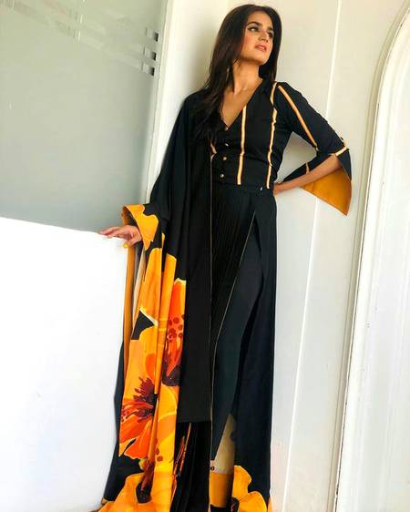 Hira Maani...
