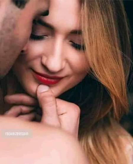 سالوں سال تجھے ورد میں رکھا ھے میں نے__ میرے ہنٹوں پہ تیرے نام کے چھالے پڑگئے ھیں,,, - H∆mzıı.. 🤹♂️�