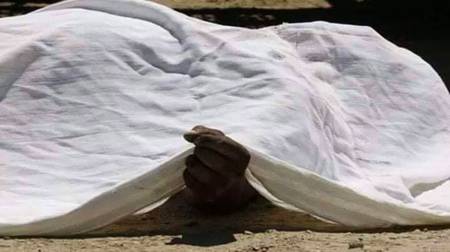 ﺭﻭﺡ ﮔﮭﺒﺮﺍﺋﯽ ﮨﻮﺋﯽ ﭘﮭﺮﺗﯽ ﮨﮯ ﻣﯿﺮﯼ ﻻﺵ ﭘﺮ
ﮐﯿﺎ ﺟﻨﺎﺯﮮ ﭘﺮ ﻣﯿﺮﮮ ﺧﻂ ﮐﺎ ﺟﻮﺍﺏ ﺁﻧﮯ ﮐﻮ ﮨﮯ