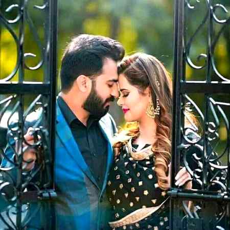 Yun bhi hota he k koi yakdum acha lg jye   ...😍🙈
Bt kuch bhi na ho or dil 💖 me tamasha lg jye .. 🔥🔥🖤